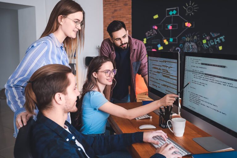 Umschulung Softwareentwickler: Der Weg über die IHK-Fachinformatik