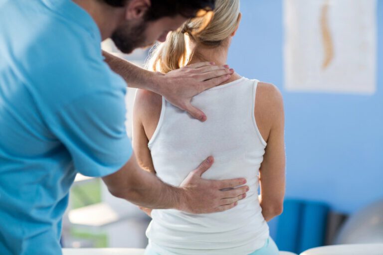Umschulung Physiotherapeut für Quereinsteiger: Dauer, Förderung, Gehalt