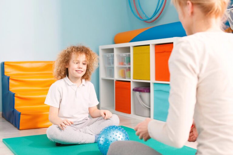 Umschulung Ergotherapie für Quereinsteiger: Dauer und Förderung