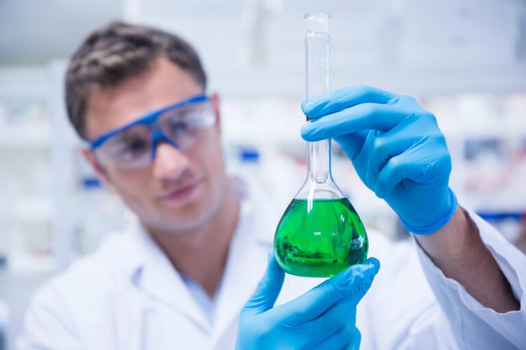 Umschulung Chemikant: Quereinstieg in 2 Jahren und 4 Monaten