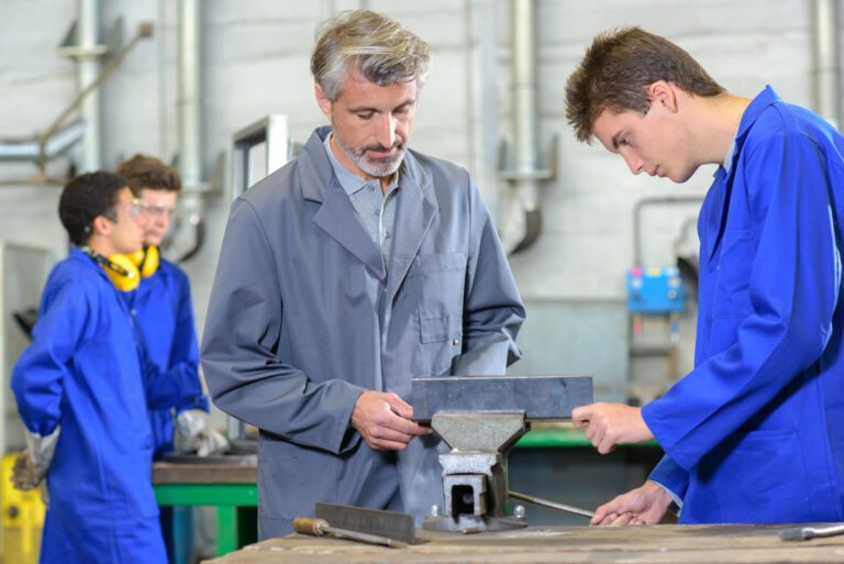 Berufsschullehrer werden als Quereinsteiger: Wege ohne Lehramtsstudium